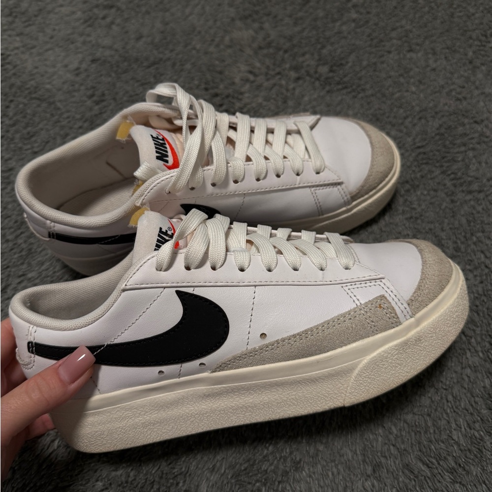 Nike Women's White and Black Sneakers with Cream Accents